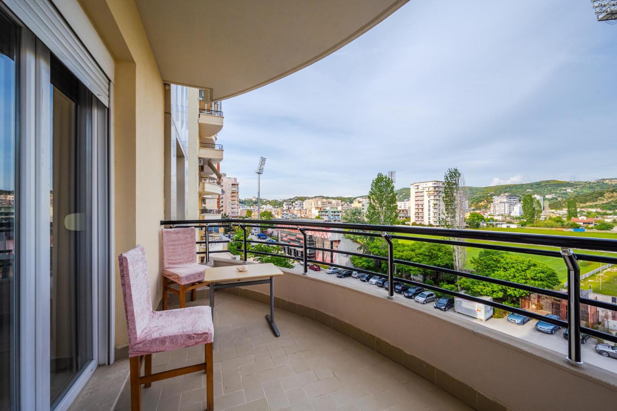 City Center Apartments By Kondo Stays Vlorë Esterno foto