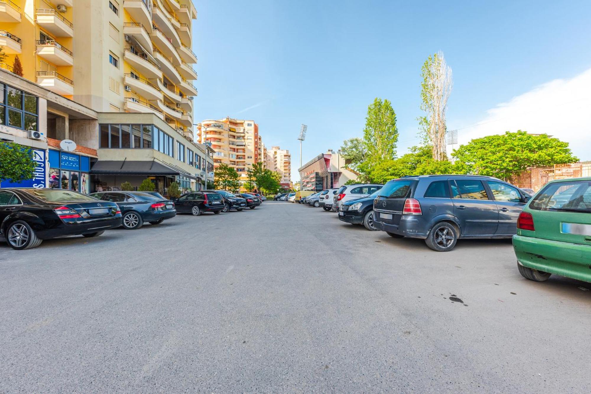 City Center Apartments By Kondo Stays Vlorë Esterno foto