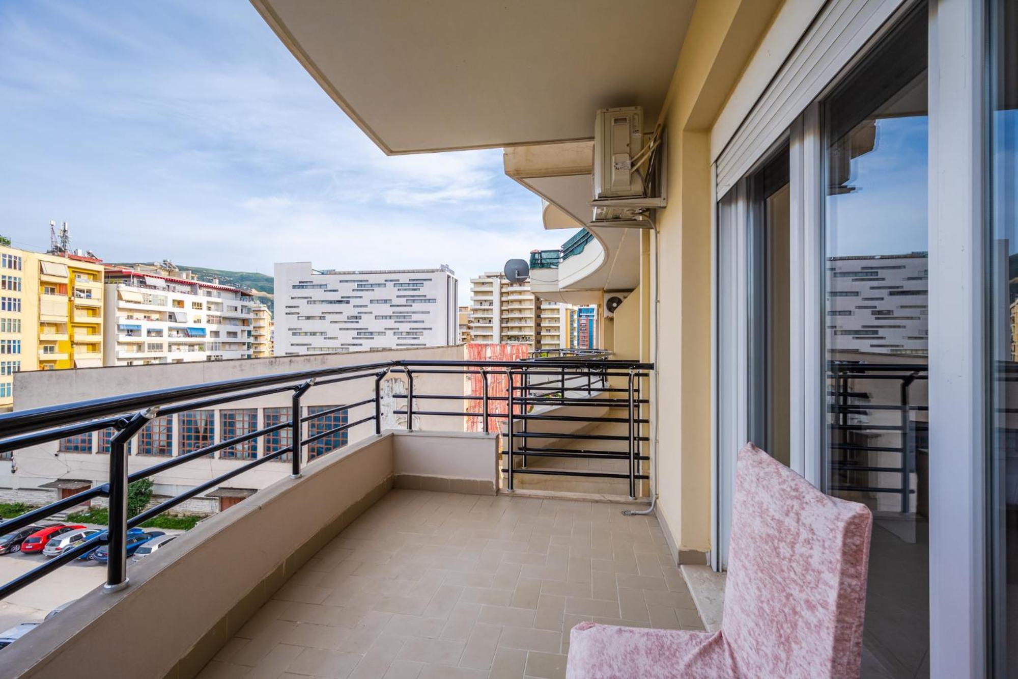 City Center Apartments By Kondo Stays Vlorë Esterno foto