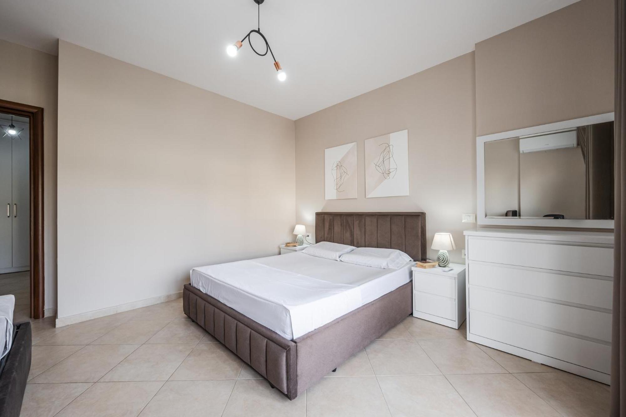 City Center Apartments By Kondo Stays Vlorë Esterno foto