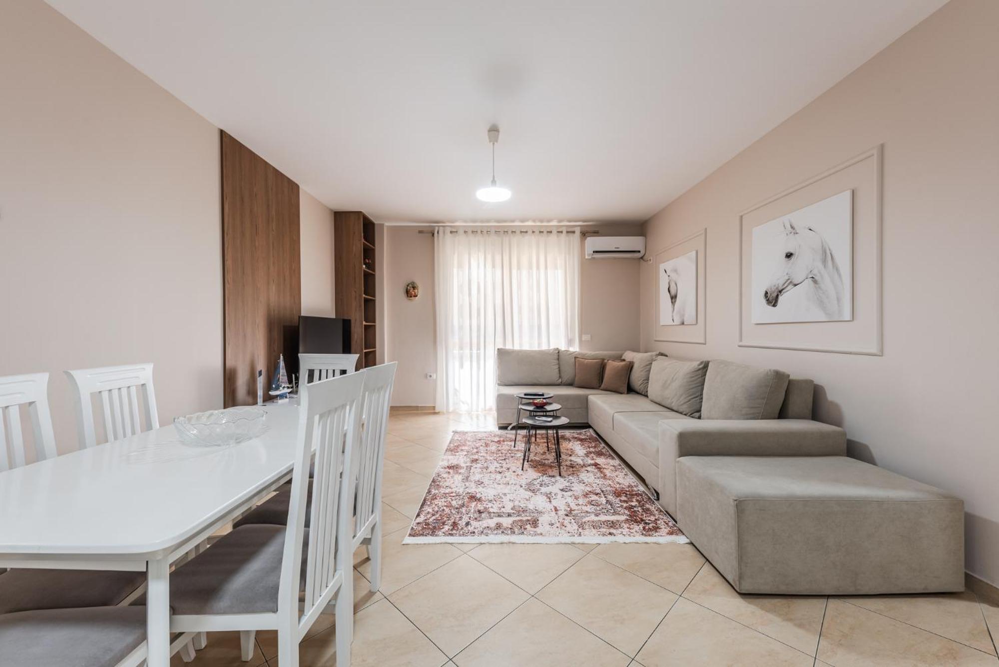 City Center Apartments By Kondo Stays Vlorë Esterno foto