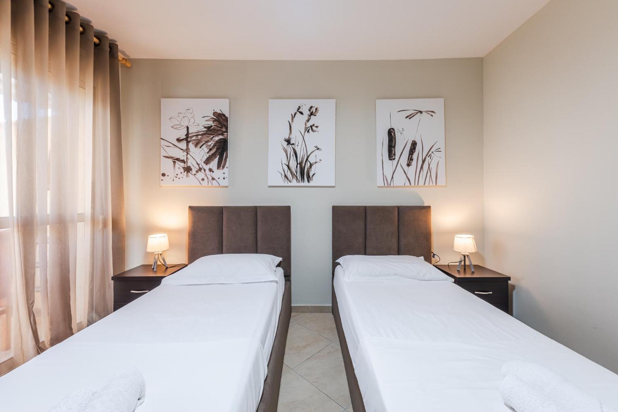 City Center Apartments By Kondo Stays Vlorë Esterno foto