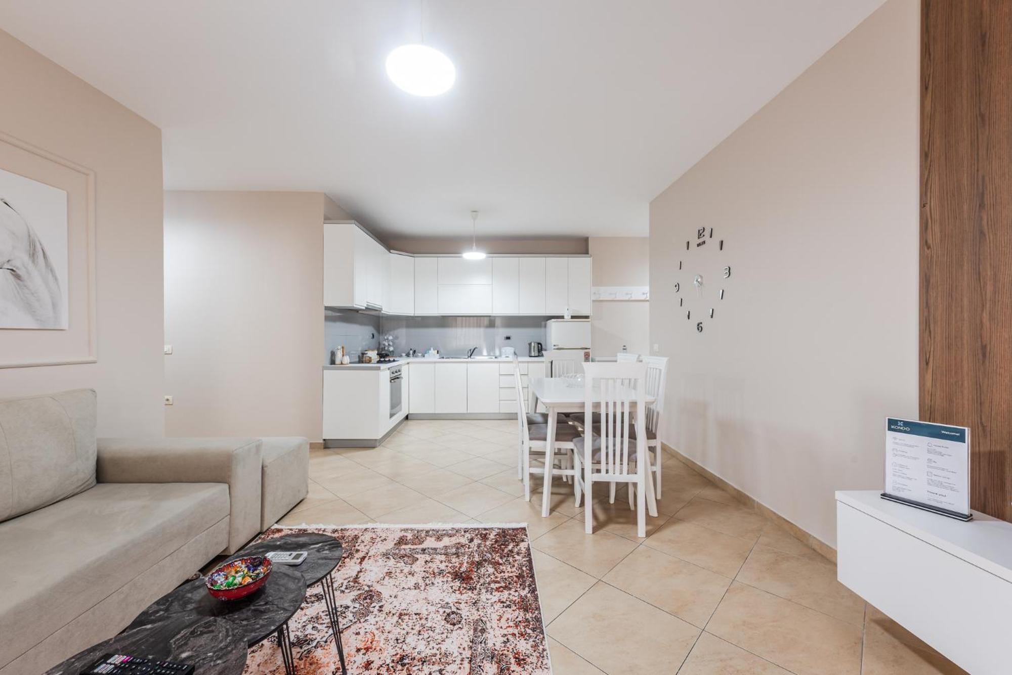 City Center Apartments By Kondo Stays Vlorë Esterno foto