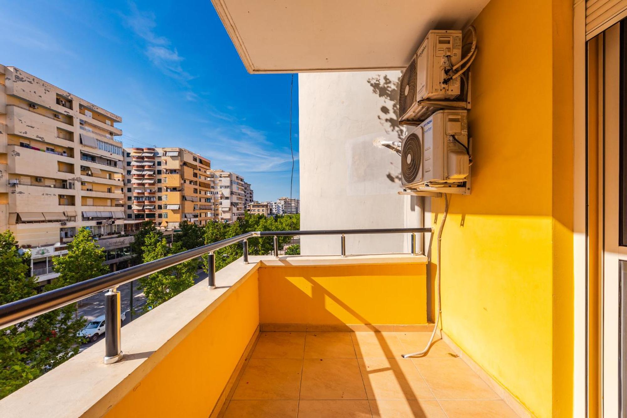City Center Apartments By Kondo Stays Vlorë Esterno foto